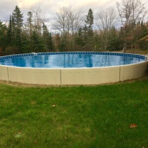 Radiant Pools - Island Pool & Spa